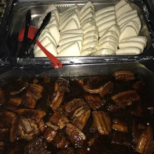 Braised Pork w/ Bun • 扣肉包(Chef's Recommended)
