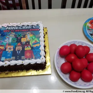 1x MINECRAFT FAMILY @$58.9 (Size : 9 Inch (12-18 pax)) (Flavours: Blackforest) (Eggless: No) (Big Candles : 1) (Small Candles : 9)