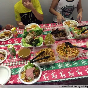 1x Christmas Pot Luck B