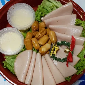 1x Christmas Mini Party Set A (Serves up to 12 pax)