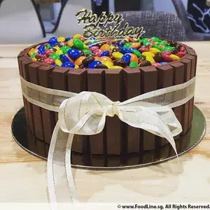1x KitKat M&Ms Chocolate Cake @$50 (Size: 7 Inches)