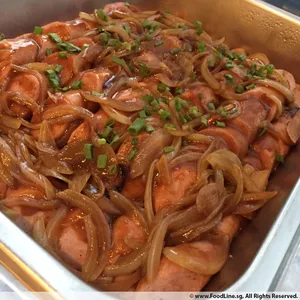 German Chicken or Pork Bratwurst Sausages with Caramelised Onions