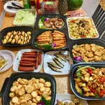 1x Christmas Mini Party Set B (Serves up to 12 pax)