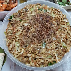 Stir Fried Hong Kong Noodles Shimeiji Mushroom