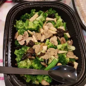 Braised Assorted Greens & Mushroom