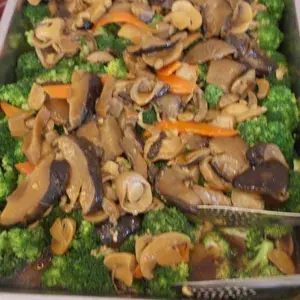 三菇西兰花 Broccoli w/ Assorted Mushroom