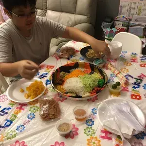 1x 发财鱼生 Fa Cai Yu Sheng (Serves 12-15 pax per plate)