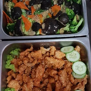 Broccoli w/ Mushroom • 双菇兰花(Chef's Recommended)