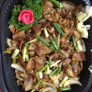 姜葱炒肉片 Sliced Pork w/ Ginger & Spring Onion