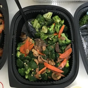 三菇西兰花 Broccoli w/ Assorted Mushroom