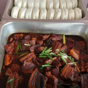 扣肉馒头 Braise Pork w/ Bun