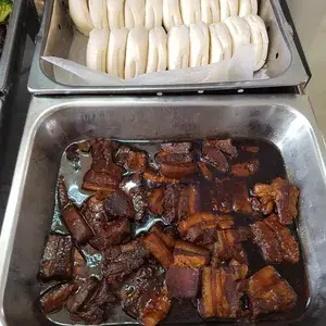 扣肉馒头 Braise Pork w/ Bun