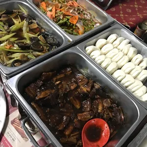 扣肉馒头 Braise Pork w/ Bun