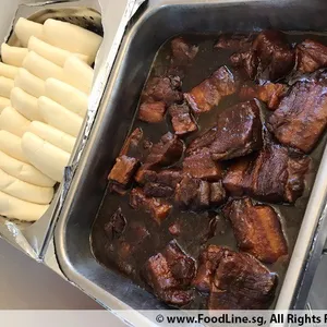 Braised Pork w/ Bun • 扣肉包(Chef's Recommended)