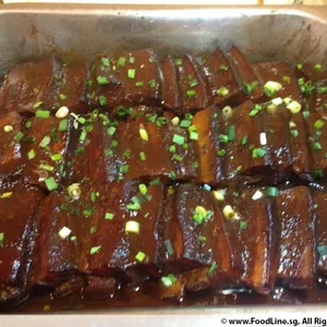 扣肉包 Chinese Bun w/ Stewed Pork