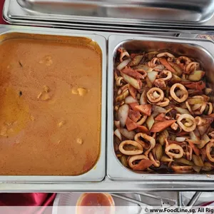 Sautéed squid in sambal dressing 招牌叁芭苏东