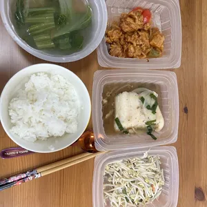 Lunch/Dinner Tingkat (5 Days, 3 Dishes + Soup OR 4 Dishes)