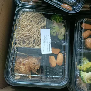 <b>BBT 64</b><br><i><b>Western Bento</b></i><br>Spaghetti Aglio Olio<br>Baked Chicken w Brown Sauce<br>Broccoli w Butter Cream Sauce<br>Mini Cheese Sausages