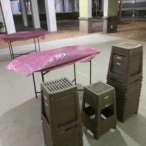 Table with disposable top