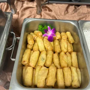 Vegetarian Spring Roll with Sweet Sauce