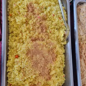 Thai Pineapple Rice 50% & Sin Chow Bee Hoon 50%