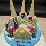 TCF01 Baby Princesses (Size: 9 Inch) (Eggless: Yes) (Flavour: Cookies and cream) (Big candles: None) (Small candles: 4) (Message on Complimentary Gift Card: Yes (do write the message in the ordering form, under comments box)) (Message On Cake: (Short & Sweet): Yes (do write the message in the ordering form, under comments box))