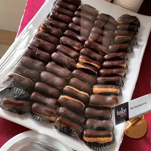 Mini Chocolate Éclair