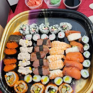 Japanese Classic Sushi and Maki Platter (55pcs)