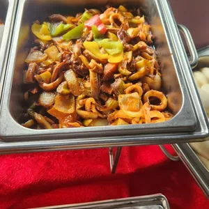 Sautéed squid in sambal dressing 招牌叁芭苏东