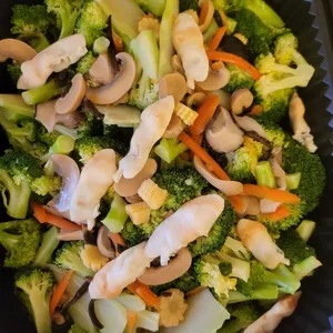 Broccoli w Pacific Mushroom 鲍贝西兰花