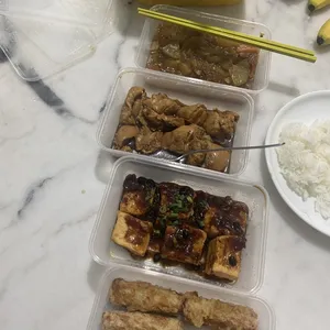 Traditional Tingkat Series - 8 Days TRIAL promo (3 Dishes 1 Soup / 4 Dishes ) *FIRST TIME* only