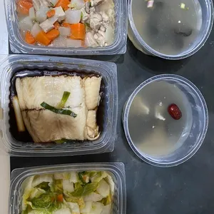 Lunch/Dinner Tingkat (5 Days, 3 Dishes + Soup OR 4 Dishes)