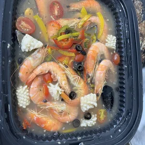 Seafood En Salsa De Tamarindo (Baked Seafood with Tamarind)