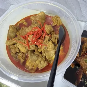 Signature Curry Chicken w. Potato 招牌咖喱鸡马铃薯