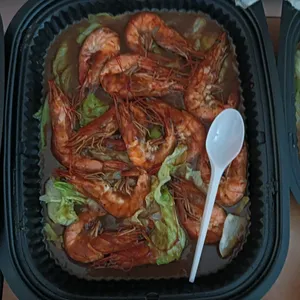 Grilled Garlic and Black Pepper Prawn