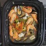 Seafood En Salsa De Tamarindo (Baked Seafood with Tamarind)