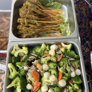 Chicken Satay w Peanut Sauce
