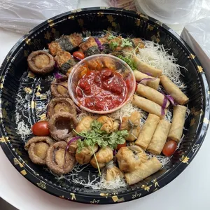 Prosperity Fortune Platter (Scallop Yam Basket, Seaweed Corn Rolls, Spring Rolls, Seasoned Baby Octopus, Golden Money Bag)