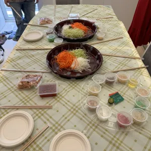 Luxurious Crispy Salted Egg Fish Skin Platter Yu Sheng 鸿运脆鱼皮吉祥鱼生