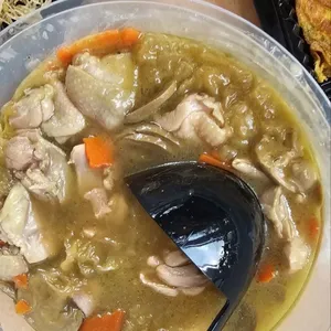 Steamed Chicken with White Fungus & Wolfberries