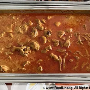 Signature red curry chicken with baby potatoes 招牌咖喱鸡