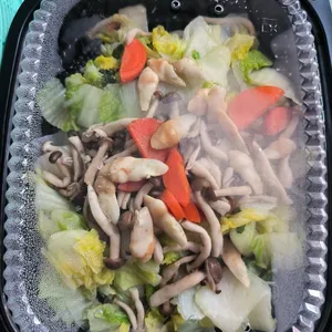 Mixed Cabbage Mushroom w Pacific Clam