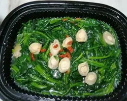 鲍鱼扒菠菜 Abalone w/ Spinach | Customer Photo | Fu Kwee Caterer Pte Ltd