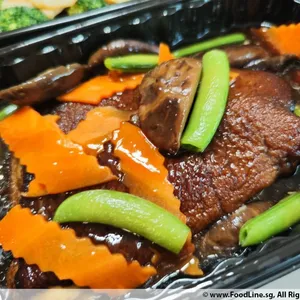 BOUNTIFUL REUNION SET 喜气洋洋团圆配套 Serves 8 – 10 Pax