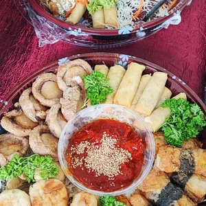 Prosperity Fortune Platter (Scallop Yam Basket, Seaweed Corn Rolls, Spring Rolls, Seasoned Baby Octopus, Golden Money Bag)