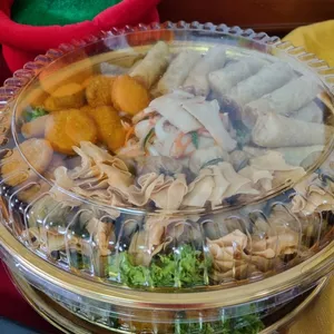 Triple Prosperity Mixed Platter (Fried Money Bag, Spring Roll, Thai Style Gui Fei Slice)