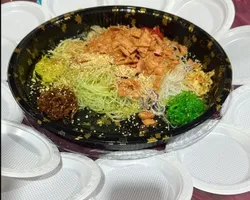 Fa Cai Yu Sheng w Smoked Salmon发财捞起烟熏三文鱼鱼生 | Customer Photo | Xin Yi Pin Catering Pte Ltd