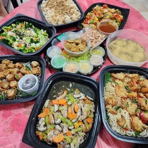 Abundant Wealth “Yu Sheng” w Abalone 富贵鲍您发财撈生