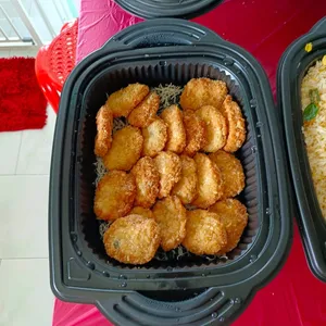 Seafood Cake with Mango Mayo 黄金海鲜饼配清爽芒果美乃滋酱