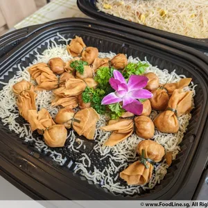 Golden Seafood Pocket with Oriental Dip